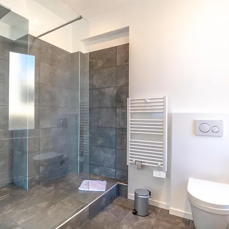 Les Palmiers 3* סן-מקסים