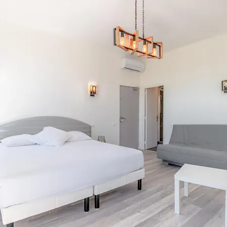 Otel Les Palmiers