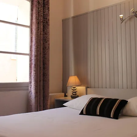 Les Palmiers Hotel
