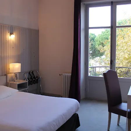 Les Palmiers Hotel
