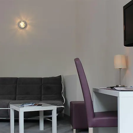 Les Palmiers Hotel